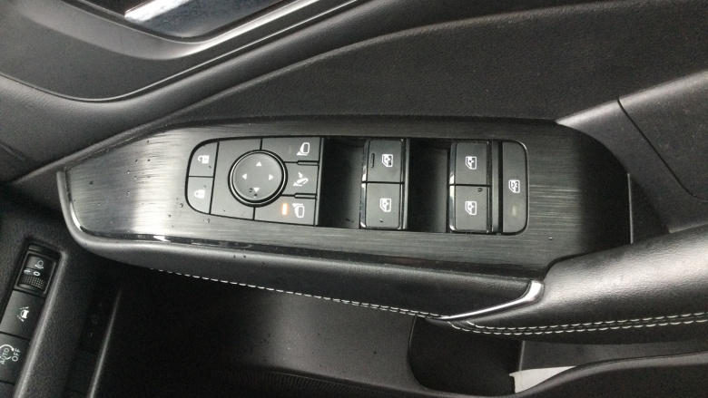 Nissan Qashqai 1.3 DiG-T MH N-Connecta 5dr Petrol Hatchback